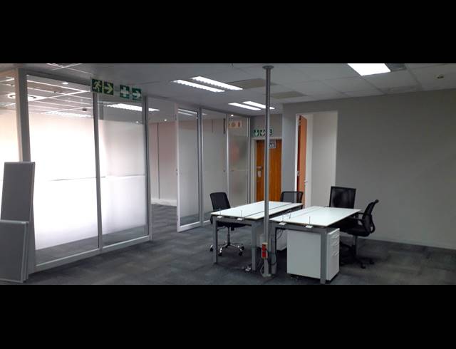 28M² CO-WORKING SPACE TO LET IN DIE HOEWES